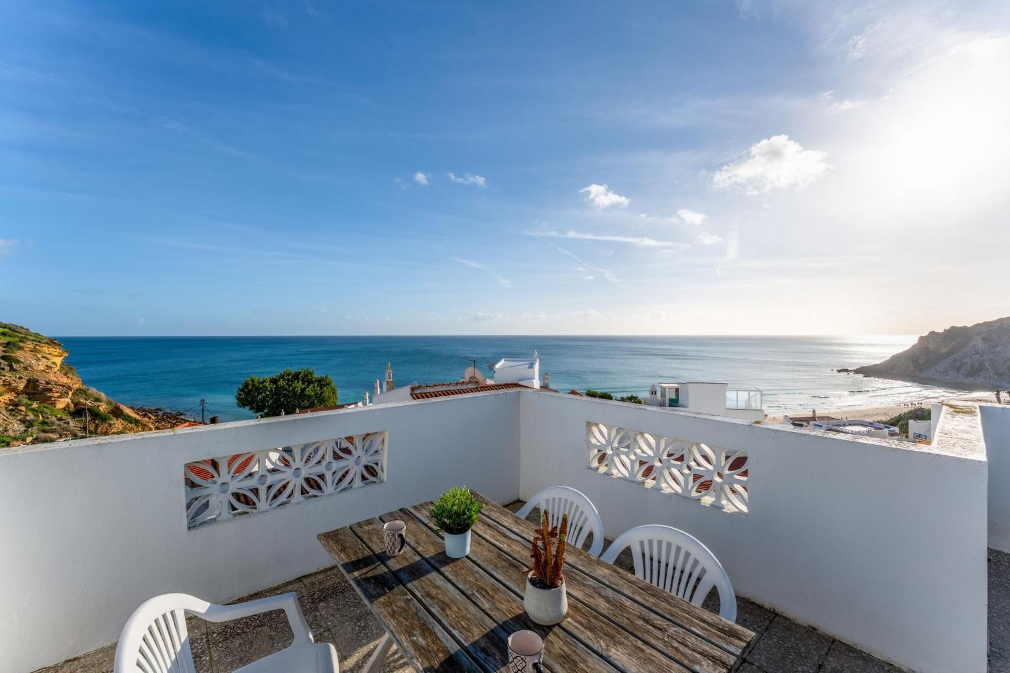 Comfy Flat W/ Rooftop Beach View By Lovelystay Burgau Exterior foto