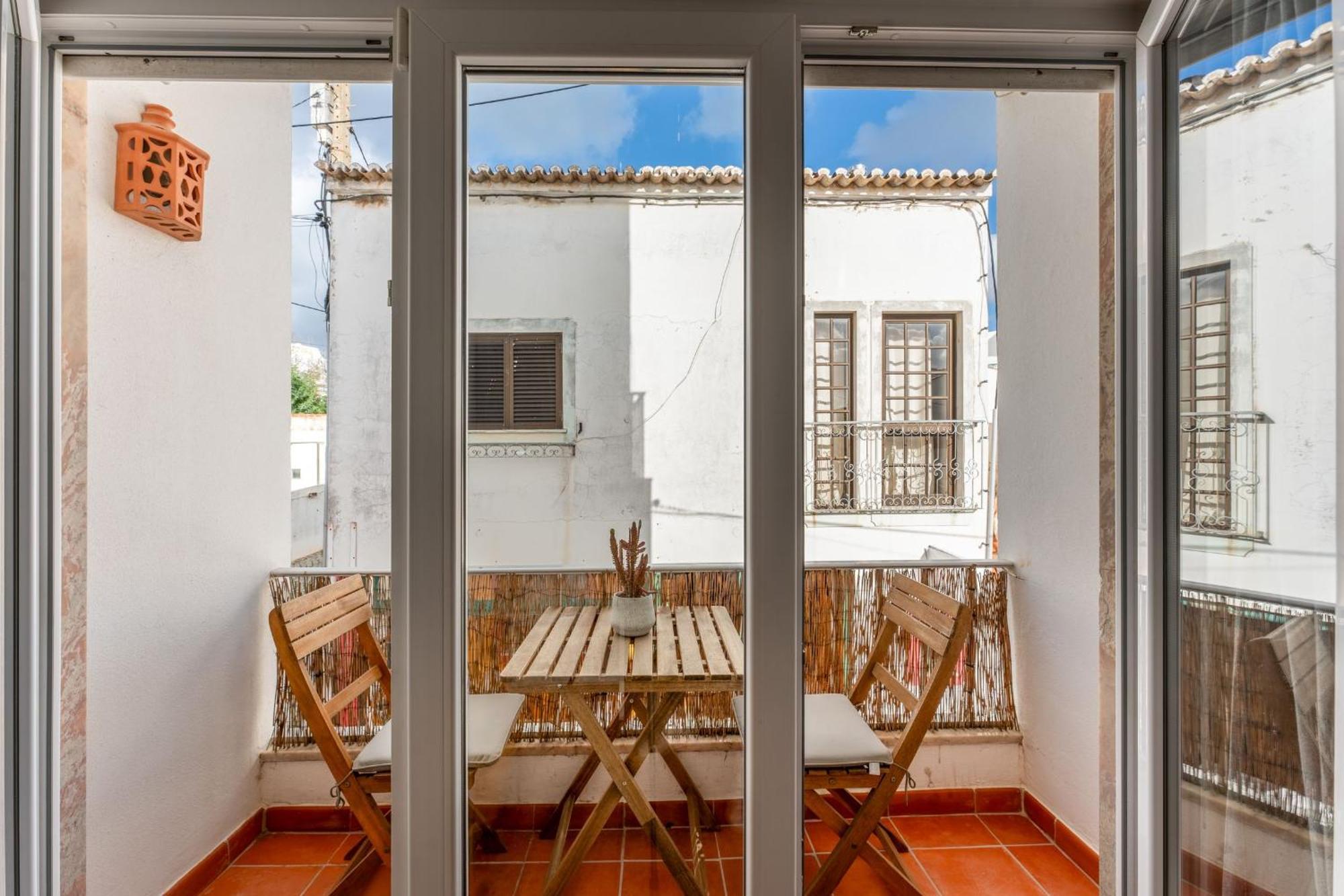 Comfy Flat W/ Rooftop Beach View By Lovelystay Burgau Exterior foto